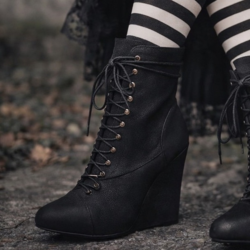 Joie Black Leather Lace Up Wedge Ankle Boots Side Zip Almond Toe‎ Size 37
